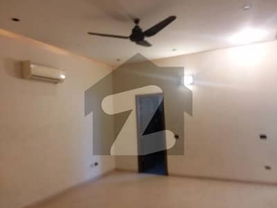 گلبرگ 2 گلبرگ,لاہور میں 3 کمروں کا 12 مرلہ مکان 3.0 لاکھ میں کرایہ پر دستیاب ہے۔