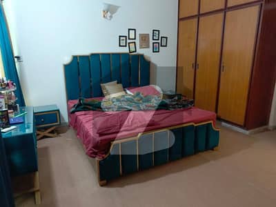 ڈی ایچ اے فیز 4 - بلاک ڈبل اے فیز 4,ڈیفنس (ڈی ایچ اے),لاہور میں 4 کمروں کا 10 مرلہ مکان 1.65 لاکھ میں کرایہ پر دستیاب ہے۔