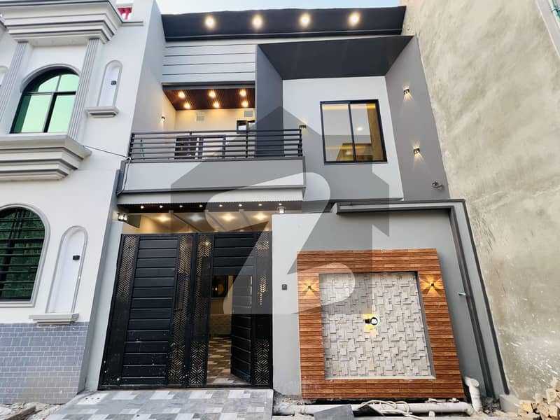 ورسک روڈ پشاور میں 5 کمروں کا 3 مرلہ مکان 1.85 کروڑ میں برائے فروخت۔