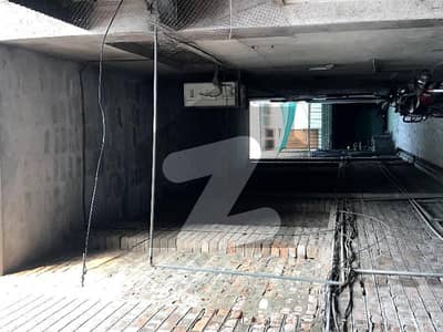 نشتر آباد پشاور میں 1 کنال مکان 18.75 کروڑ میں برائے فروخت۔