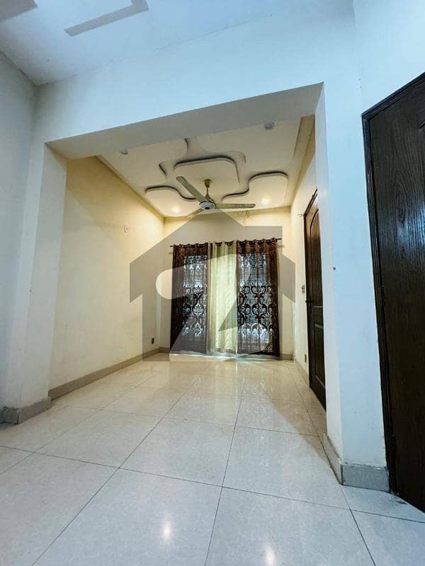 4 MARLA FIRST FLOOR HOT LOCATION 4 MARLA FIRST FLOOR HOT LOCATION