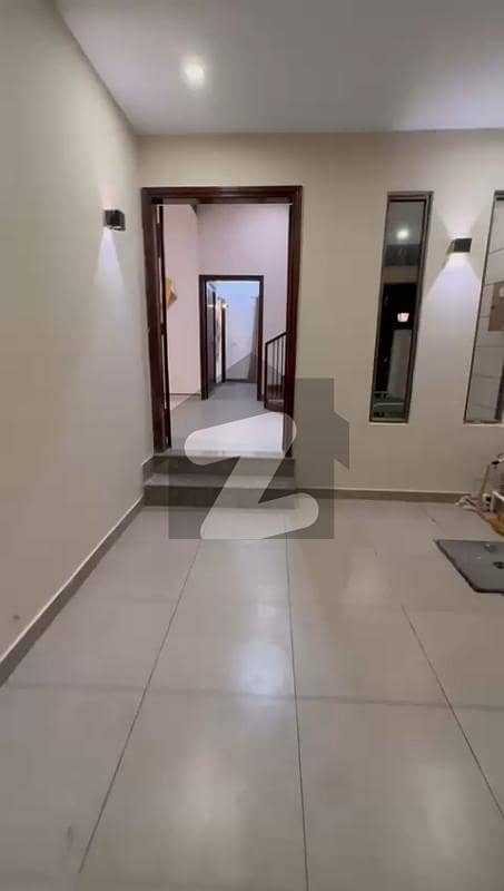 بحریہ ٹاؤن - پریسنٹ 12 بحریہ ٹاؤن کراچی,کراچی میں 4 کمروں کا 5 مرلہ مکان 75.0 ہزار میں کرایہ پر دستیاب ہے۔