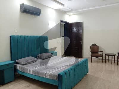 ڈی ایچ اے فیز 8 ڈیفنس (ڈی ایچ اے),لاہور میں 1 کمرے کا 1 کنال کمرہ 45.0 ہزار میں کرایہ پر دستیاب ہے۔