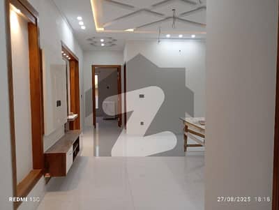 NEAT AND CLEAN 3 BED UPPER PORTION WITH ALL FACILITIES GAS, ELECTRICITY,WATER near Commercial NEAT AND CLEAN 3 BED UPPER PORTION WITH ALL FACILITIES GAS, ELECTRICITY,WATER near Commercial