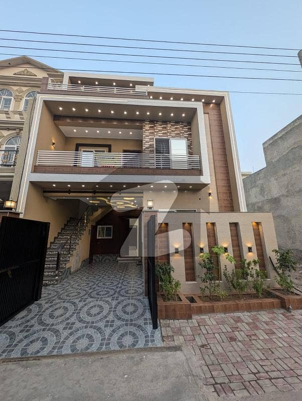 الرحمان گارڈن فیز 2 الرحمان گارڈن,لاہور میں 5 کمروں کا 6 مرلہ مکان 2.65 کروڑ میں برائے فروخت۔