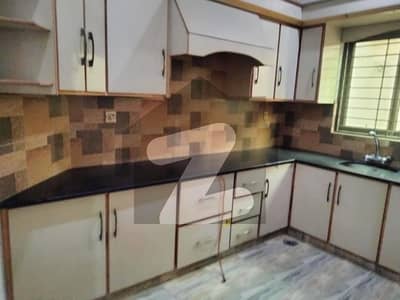 10 MARLA UPPER PORTION AVAILABLE FOR RENT