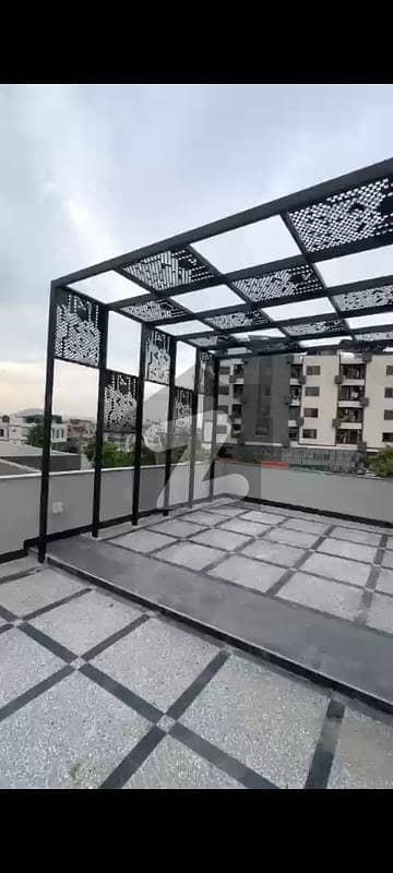 10 marla beautiful house available for sale