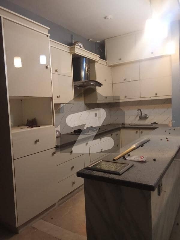 گلشن اقبال - بلاک 10-اے گلشنِ اقبال,گلشنِ اقبال ٹاؤن,کراچی میں 3 کمروں کا 7 مرلہ فلیٹ 1.65 کروڑ میں برائے فروخت۔