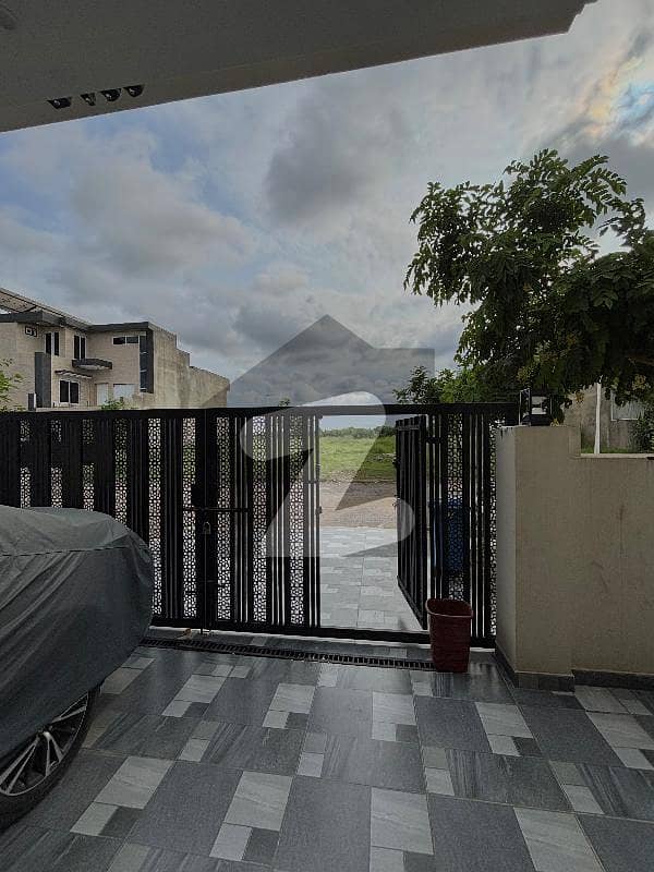 10 Marla House Available For Rent In Gulberg Residencia