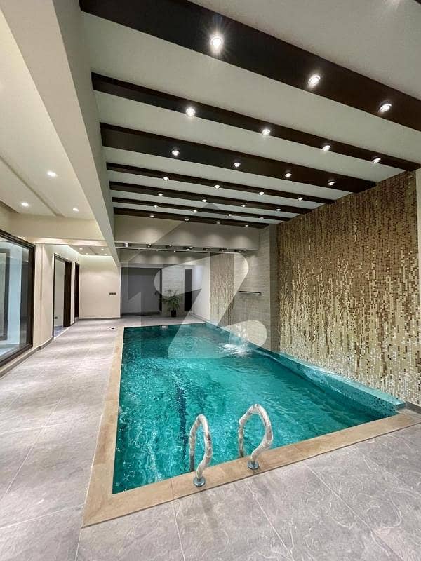 ڈی ایچ اے فیز 8 ڈی ایچ اے ڈیفینس,کراچی میں 6 کمروں کا 1 کنال مکان 24.0 کروڑ میں برائے فروخت۔