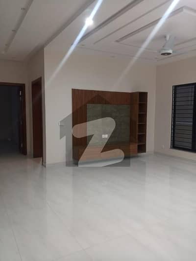 ڈی ایچ اے فیز 2 - سیکٹر جی ڈی ایچ اے ڈیفینس فیز 2,ڈی ایچ اے ڈیفینس,اسلام آباد میں 3 کمروں کا 7 مرلہ مکان 1.3 لاکھ میں کرایہ پر دستیاب ہے۔