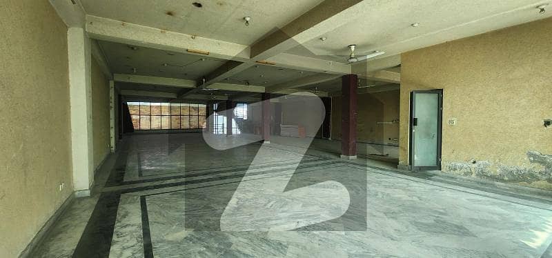 VERY SPACIOUS OFFICE FOR RENT VERY SPACIOUS OFFICE FOR RENT