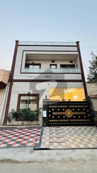 جوہر ٹاؤن فیز 1 - بلاک ای جوہر ٹاؤن فیز 1,جوہر ٹاؤن,لاہور میں 5 کمروں کا 5 مرلہ مکان 3.25 کروڑ میں برائے فروخت۔ جوہر ٹاؤن فیز 1 - بلاک ای جوہر ٹاؤن فیز 1,جوہر ٹاؤن,لاہور میں 5 کمروں کا 5 مرلہ مکان 3.25 کروڑ میں برائے فروخت۔