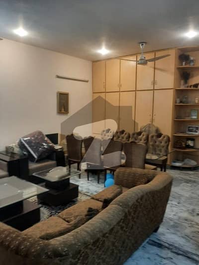 آرکیٹیکٹس انجنیئرز ہاؤسنگ سوسائٹی لاہور میں 6 کمروں کا 10 مرلہ مکان 3.45 کروڑ میں برائے فروخت۔