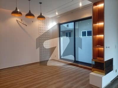 TIP KHAYABAN AMIN NEAR VALENCIA DEFENCE ROAD GOOD LOCATION