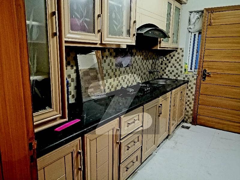 جی ۔ 13 اسلام آباد میں 4 کمروں کا 4 مرلہ مکان 3.75 کروڑ میں برائے فروخت۔