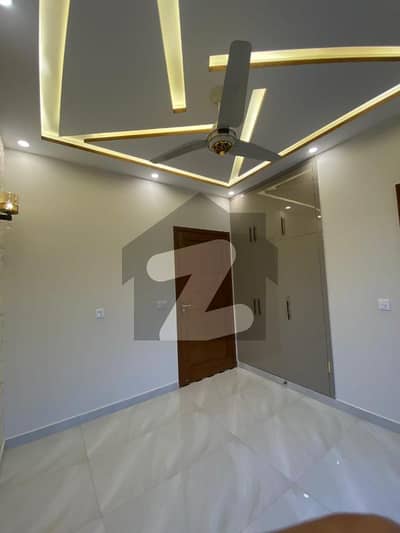 جوبلی ٹاؤن لاہور میں 5 کمروں کا 5 مرلہ مکان 2.62 کروڑ میں برائے فروخت۔