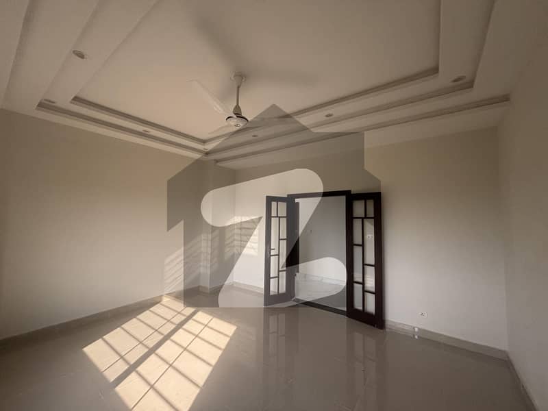 عسکری ٹاور 4 ڈی ایچ اے ڈیفینس فیز 5,ڈی ایچ اے ڈیفینس,اسلام آباد میں 3 کمروں کا 10 مرلہ فلیٹ 85.0 ہزار میں کرایہ پر دستیاب ہے۔