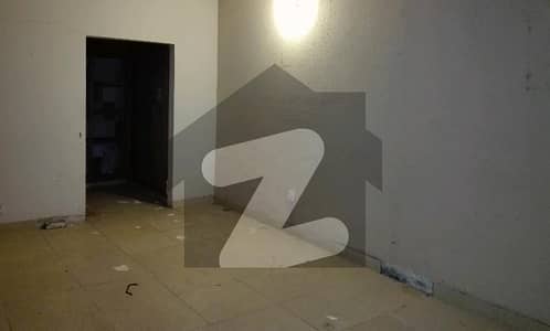 ماڈل ٹاؤن ایکسٹینشن ماڈل ٹاؤن,لاہور میں 4 کمروں کا 10 مرلہ مکان 1.5 لاکھ میں کرایہ پر دستیاب ہے۔