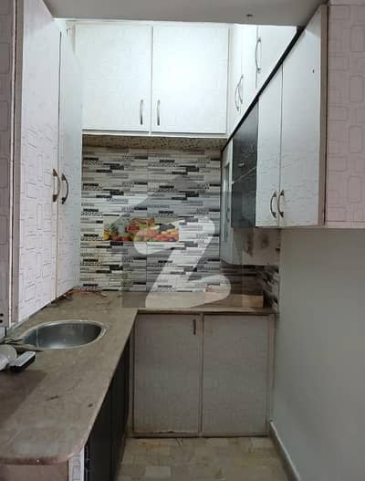 گلستانِِ جوہر ۔ بلاک 18 گلستانِ جوہر,کراچی میں 2 کمروں کا 3 مرلہ فلیٹ 45.0 لاکھ میں برائے فروخت۔