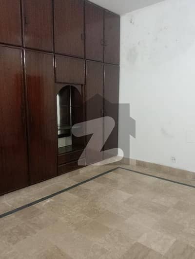 علامہ اقبال ٹاؤن لاہور میں 2 کمروں کا 10 مرلہ زیریں پورشن 88.0 ہزار میں کرایہ پر دستیاب ہے۔ علامہ اقبال ٹاؤن لاہور میں 2 کمروں کا 10 مرلہ زیریں پورشن 88.0 ہزار میں کرایہ پر دستیاب ہے۔