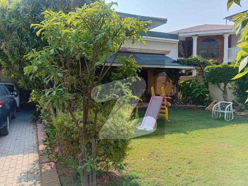 ڈی ایچ اے فیز 5 ڈی ایچ اے ڈیفینس,کراچی میں 4 کمروں کا 1 کنال مکان 9.25 کروڑ میں برائے فروخت۔