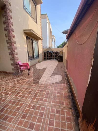 ڈی ایچ اے فیز 7 ڈی ایچ اے ڈیفینس,کراچی میں 4 کمروں کا 10 مرلہ مکان 6.3 کروڑ میں برائے فروخت۔