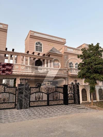 سٹی ہاؤسنگ سوسائٹی سیالکوٹ میں 5 کمروں کا 10 مرلہ مکان 1.2 لاکھ میں کرایہ پر دستیاب ہے۔