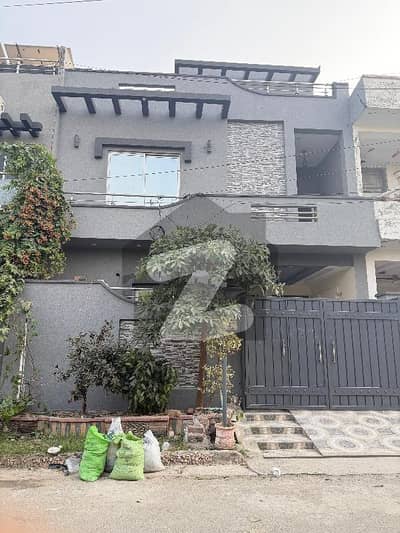 ایڈن بولیوارڈ ہاؤسنگ سکیم کالج روڈ,لاہور میں 5 کمروں کا 5 مرلہ مکان 1.85 کروڑ میں برائے فروخت۔