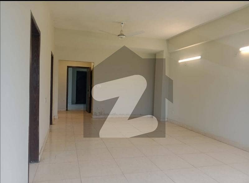 2 BED Spacious APARTMENT In WELL MAINTAINED BUILDING