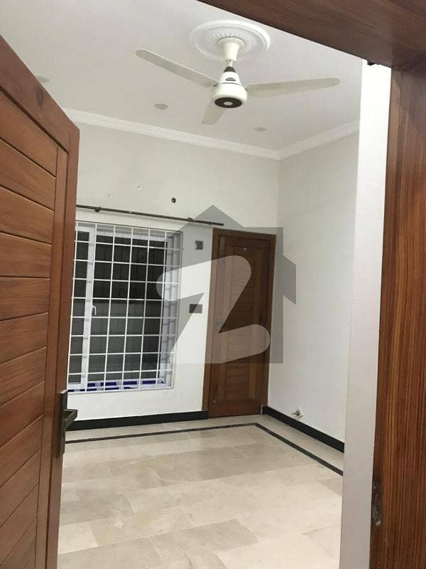 BEAUTIFUL LOCATION UPPER PORTION FOR RENT BEAUTIFUL LOCATION UPPER PORTION FOR RENT