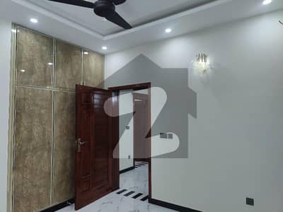 1800 Square Feet House In G-15/4