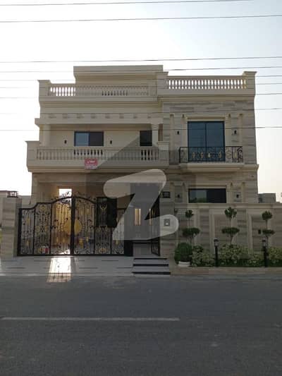 ڈائمنڈ سٹی غالب روڈ,سیالکوٹ میں 5 کمروں کا 10 مرلہ مکان 5.25 کروڑ میں برائے فروخت۔