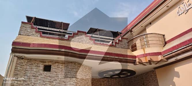 لوہا مارکیٹ ملتان میں 4 کمروں کا 8 مرلہ مکان 2.3 کروڑ میں برائے فروخت۔