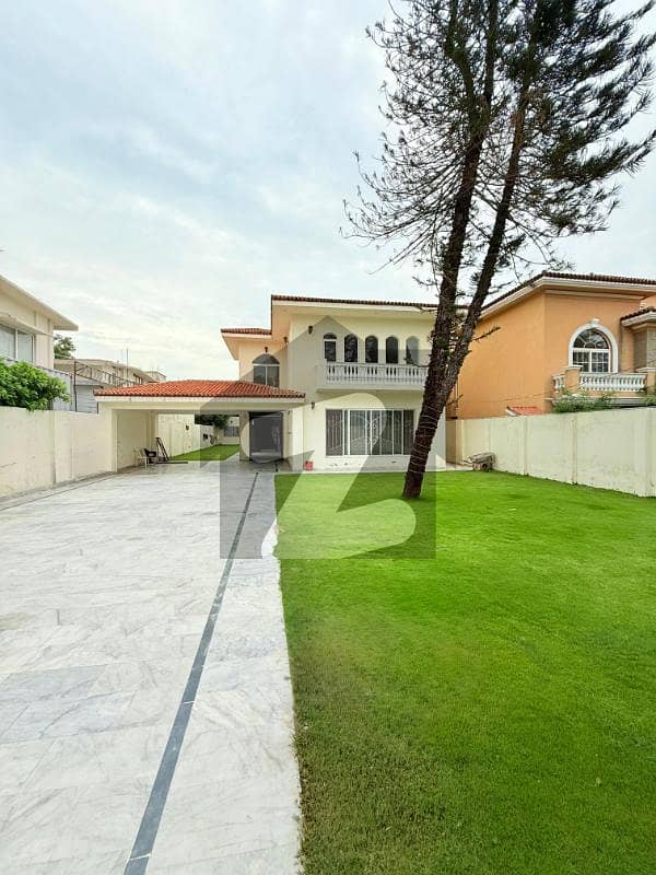 ایف ۔ 8 اسلام آباد میں 6 کمروں کا 2 کنال مکان 11.0 لاکھ میں کرایہ پر دستیاب ہے۔ ایف ۔ 8 اسلام آباد میں 6 کمروں کا 2 کنال مکان 11.0 لاکھ میں کرایہ پر دستیاب ہے۔