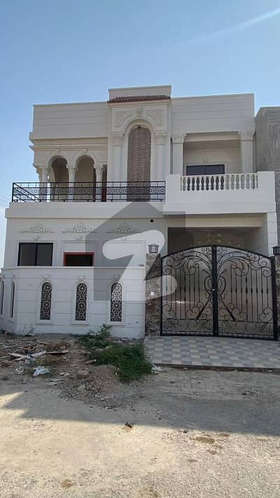 رائل آرچرڈ ۔ بلاک ڈی رائل آرچرڈ,ملتان پبلک سکول روڈ,ملتان میں 4 کمروں کا 6 مرلہ مکان 2.2 کروڑ میں برائے فروخت۔