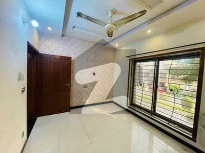 بحریہ ٹاؤن ۔ بلاک اے اے بحریہ ٹاؤن سیکٹرڈی,بحریہ ٹاؤن,لاہور میں 2 کمروں کا 5 مرلہ بالائی پورشن 46.0 ہزار میں کرایہ پر دستیاب ہے۔ بحریہ ٹاؤن ۔ بلاک اے اے بحریہ ٹاؤن سیکٹرڈی,بحریہ ٹاؤن,لاہور میں 2 کمروں کا 5 مرلہ بالائی پورشن 46.0 ہزار میں کرایہ پر دستیاب ہے۔