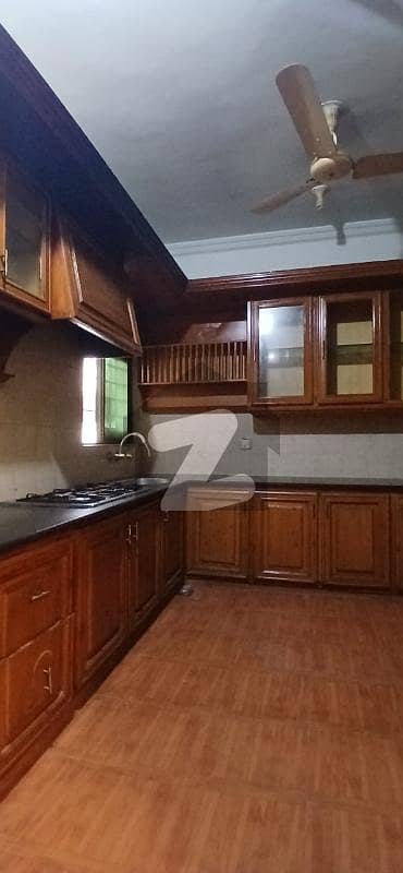 ایف ۔ 10 اسلام آباد میں 5 کمروں کا 1 کنال مکان 17.0 کروڑ میں برائے فروخت۔