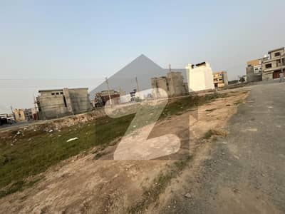 الرحمان گارڈن فیز 2 الرحمان گارڈن,لاہور میں 3 مرلہ رہائشی پلاٹ 55.5 لاکھ میں برائے فروخت۔ الرحمان گارڈن فیز 2 الرحمان گارڈن,لاہور میں 3 مرلہ رہائشی پلاٹ 55.5 لاکھ میں برائے فروخت۔