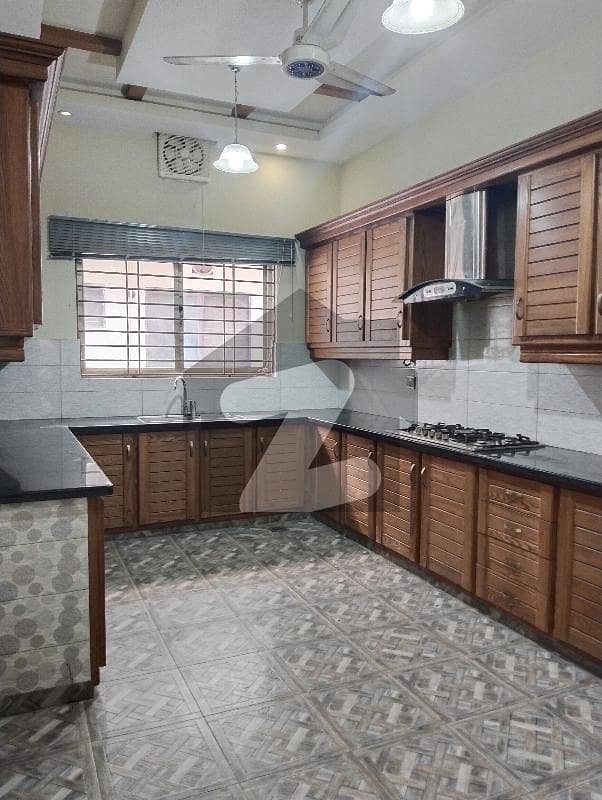 HOUSE FOR SALE IN F-11 HOUSE FOR SALE IN F-11