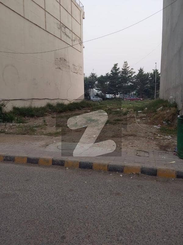 ایڈن سٹی ایڈن,لاہور میں 8 مرلہ کمرشل پلاٹ 5.25 کروڑ میں برائے فروخت۔ ایڈن سٹی ایڈن,لاہور میں 8 مرلہ کمرشل پلاٹ 5.25 کروڑ میں برائے فروخت۔