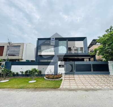 ڈی ایچ اے فیز 8 - بلاک بی ڈی ایچ اے فیز 8,ڈیفنس (ڈی ایچ اے),لاہور میں 5 کمروں کا 1 کنال مکان 8.85 کروڑ میں برائے فروخت۔ ڈی ایچ اے فیز 8 - بلاک بی ڈی ایچ اے فیز 8,ڈیفنس (ڈی ایچ اے),لاہور میں 5 کمروں کا 1 کنال مکان 8.85 کروڑ میں برائے فروخت۔