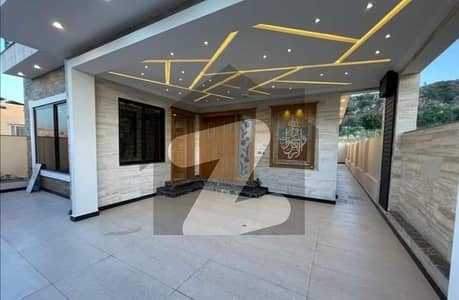 10marla luxury designer house 5 bed accommodation 1 American kitchen 1 Servent available for sale in Bahria Enclave 10marla luxury designer house 5 bed accommodation 1 American kitchen 1 Servent available for sale in Bahria Enclave