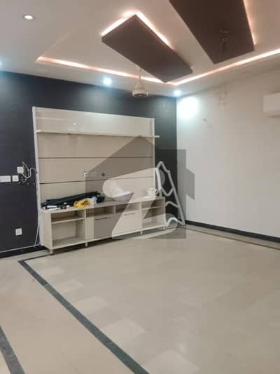 جی ۔ 13 اسلام آباد میں 3 کمروں کا 10 مرلہ زیریں پورشن 1.35 لاکھ میں کرایہ پر دستیاب ہے۔