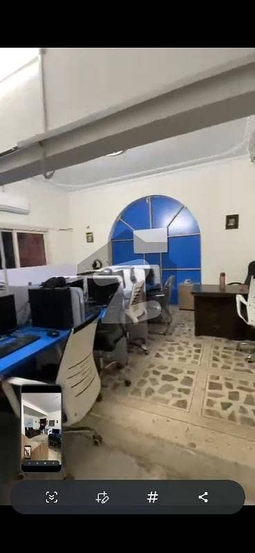 *500 GAZ BANGLOW FOR RENT* *PRIME LOCATION* LARGE HALL  10 LARGE ROOMS  CAN BE USED FOR SILENT Commercial  6 lac 50 THOUSAND ASKING MAIN KHALID BIN WALEED ROAD