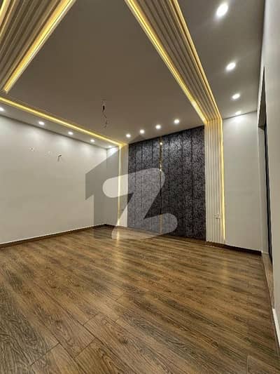 A 16 Marla House Is Up For Grabs In Canal Road