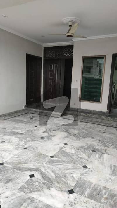 ایم پی سی ایچ ایس - بلاک بی ایم پی سی ایچ ایس ۔ ملٹی گارڈنز,بی ۔ 17,اسلام آباد میں 3 کمروں کا 1 کنال زیریں پورشن 95.0 ہزار میں کرایہ پر دستیاب ہے۔