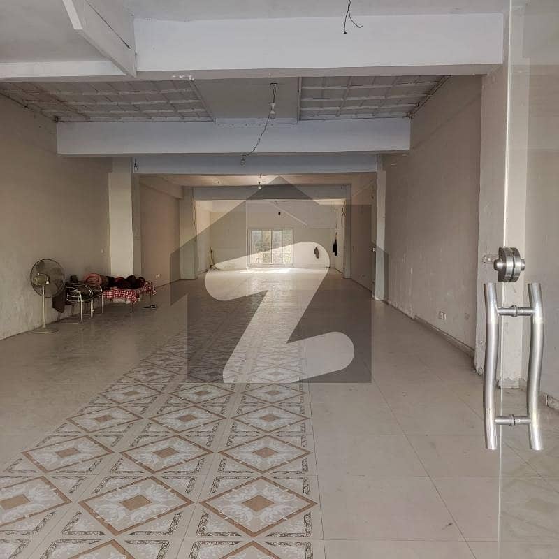 GROUND FLOOR SHOP FOR RENT