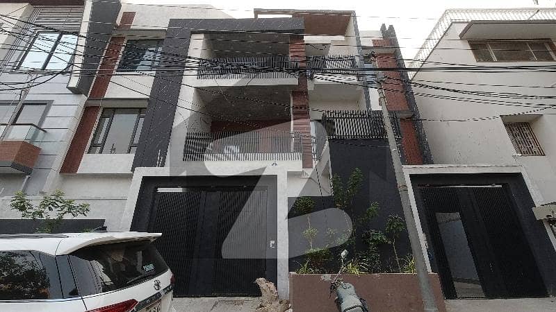 عامر خسرو کراچی میں 4 کمروں کا 12 مرلہ بالائی پورشن 6.75 کروڑ میں برائے فروخت۔