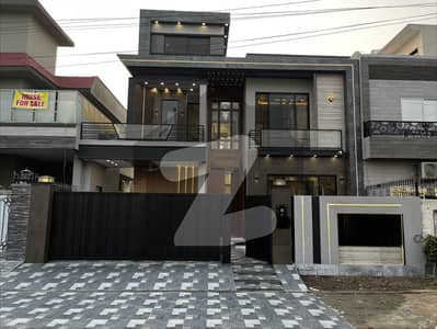 Prime Location 10 Marla Elegant House For Sale on Main 80 feet Road